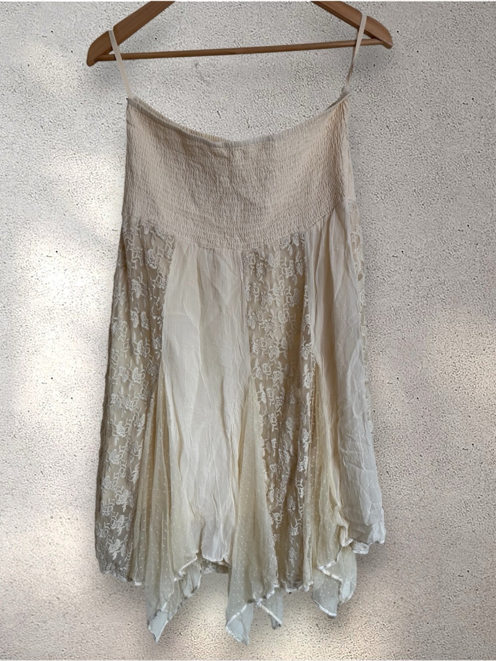 Cream Asymmetrical Lace-Panel Handkerchief Hem Skirt